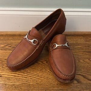 Men’s size 10.5 rich brown Johnston and Murphy bit loafers